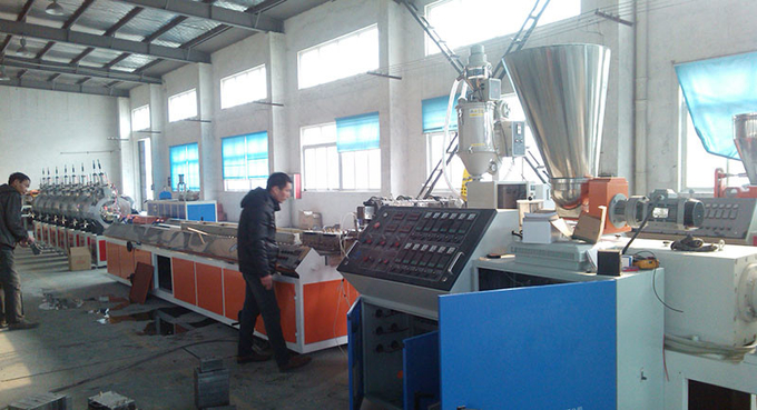 Δίδυμη βιδών μηχανή κατασκευής PVC τεχνητή μαρμάρινη πέτρινο πλαστικό SGS 0 γραμμών παραγωγής φύλλων